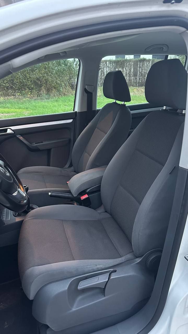 Volkswagen Touran 1.6 - 6