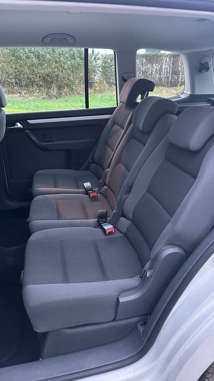 Volkswagen Touran 1.6 - 7