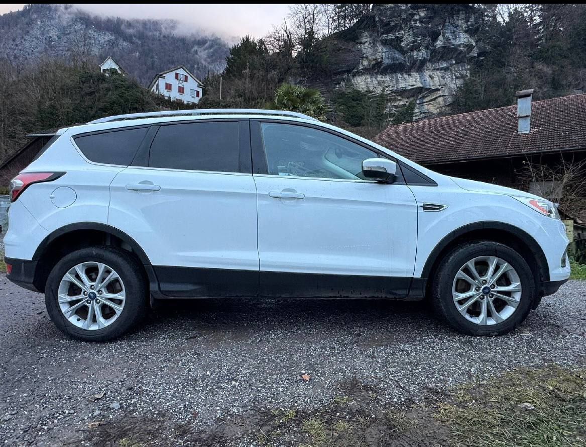 Ford Kuga - 2
