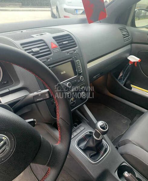 Volkswagen Golf 5 2.0 - 6