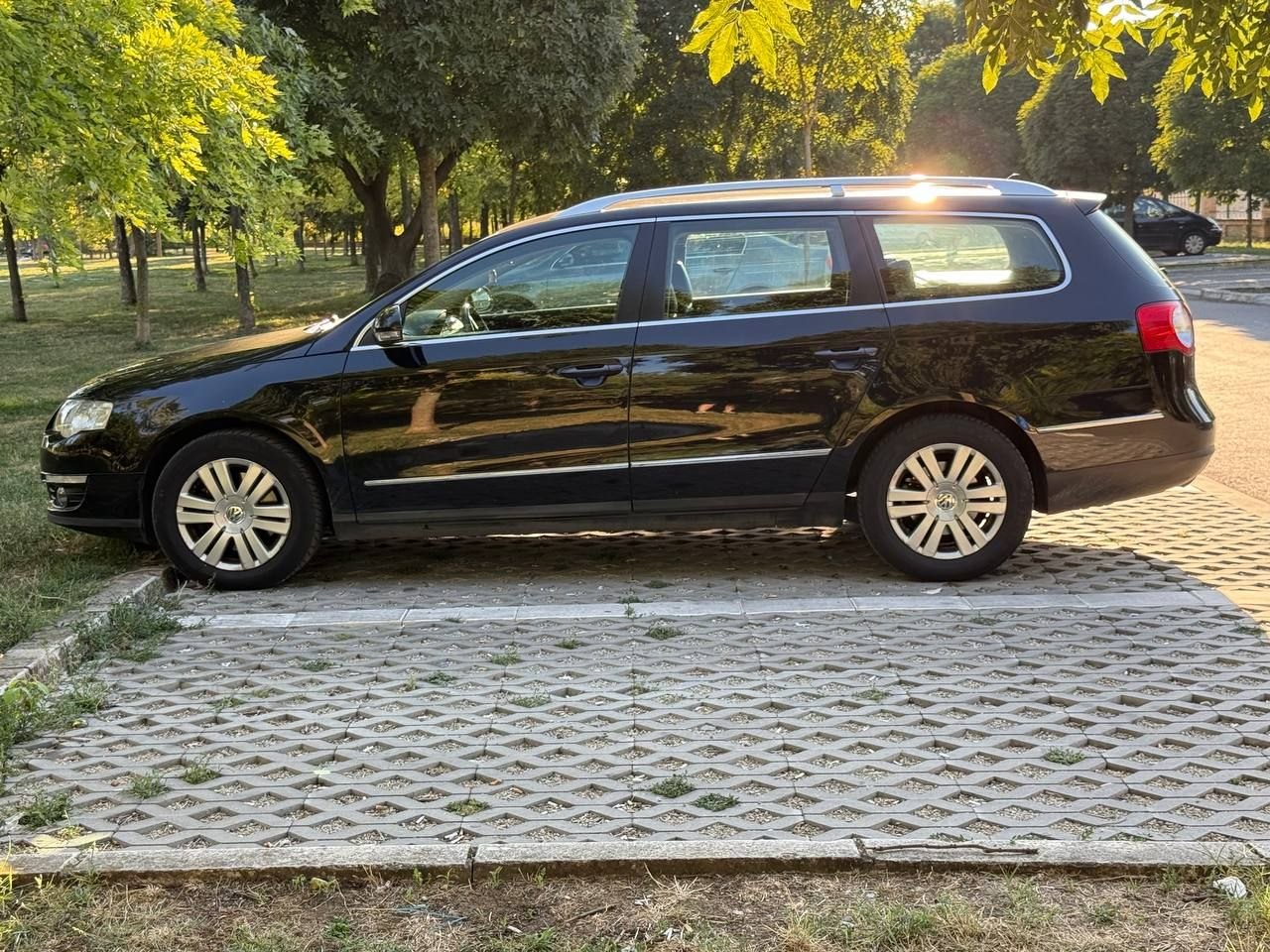 Volkswagen Passat B6 2.0 TDI - 9