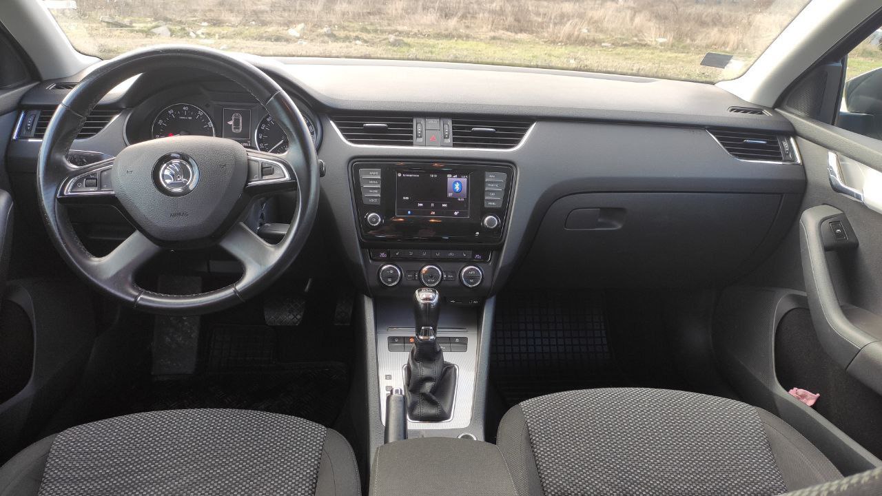 Skoda Oktavia 1.8 - 5