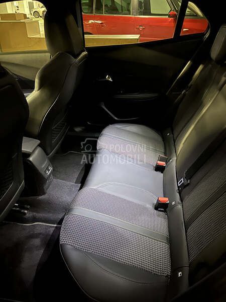 Peugeot 2008 GT line 1.2 PureTech - 8
