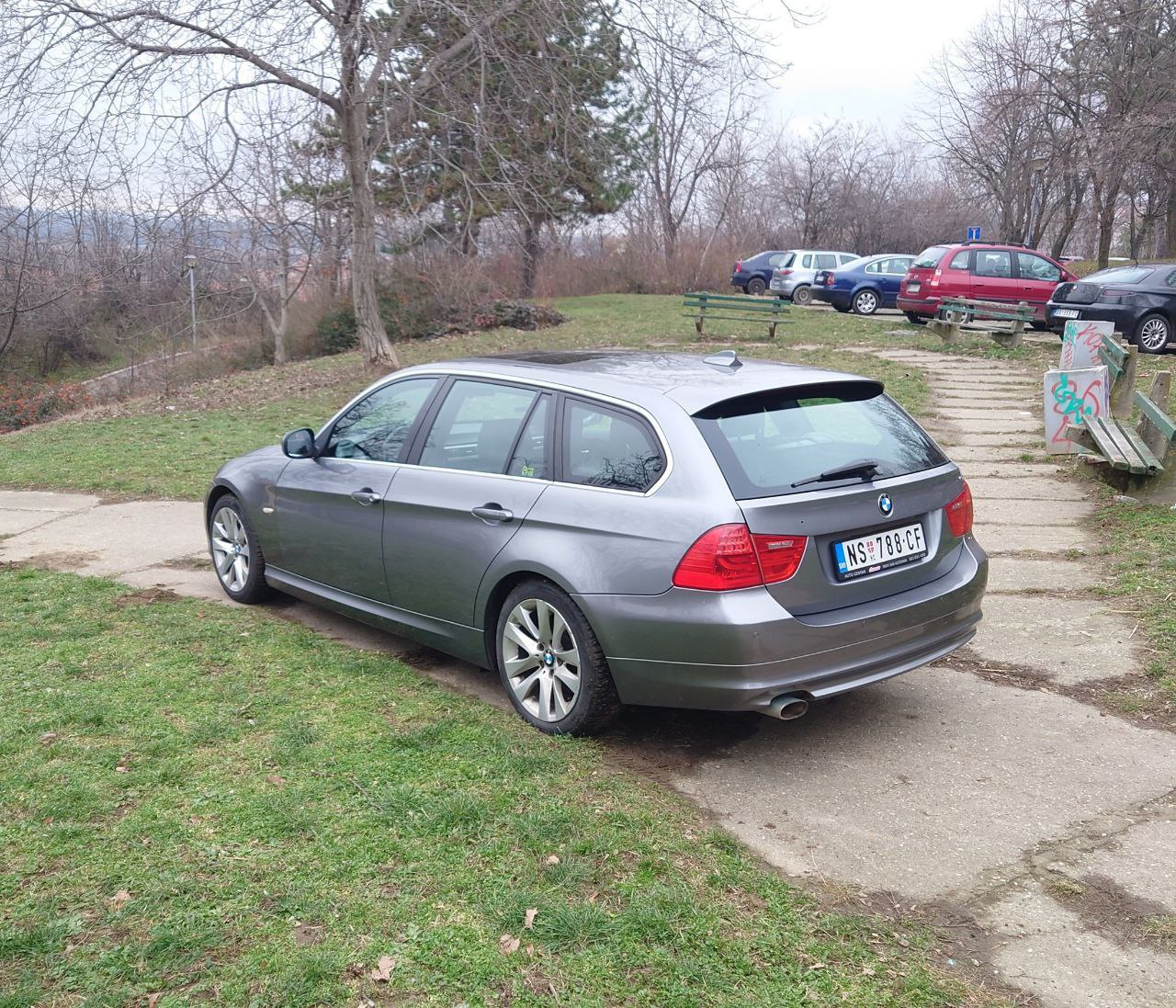 BMW 318d Touring E91 2.0 - 6